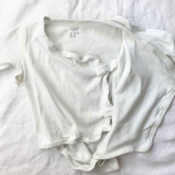 (🎨$3 PLAY) Nest Designs 6-12 Months White Kimono Off White Long Sleeve Bodysuit - Picture 4 of 5